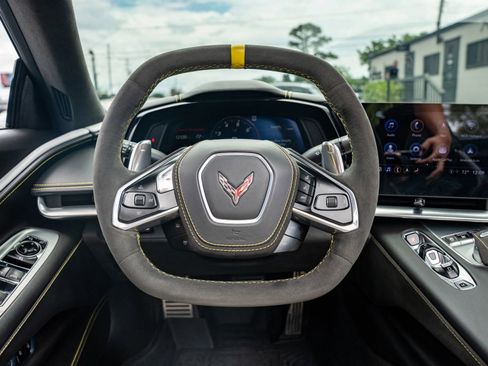 Used 2021 Chevrolet Corvette Stingray Premium Conv w/ Z51 Performance Package RWD image 13