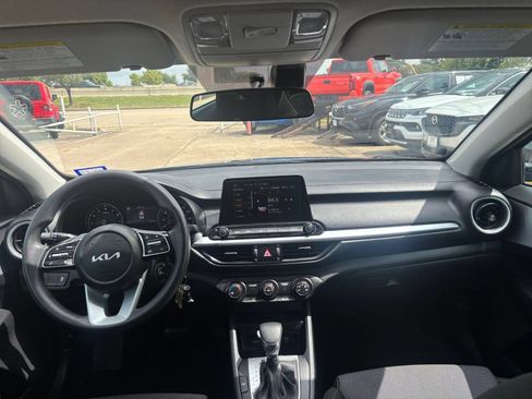 Used 2024 Kia Forte LXS FWD image 31
