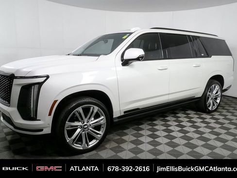 Used 2025 Cadillac Escalade ESV Sport Platinum image 2