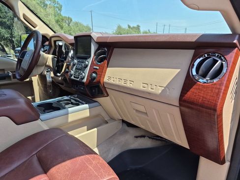 Used 2014 Ford F250 King Ranch w/ FX4 Off-Road Package AWD/4WD image 41