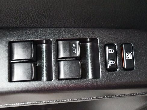 Used 2017 Toyota RAV4 XLE FWD image 60
