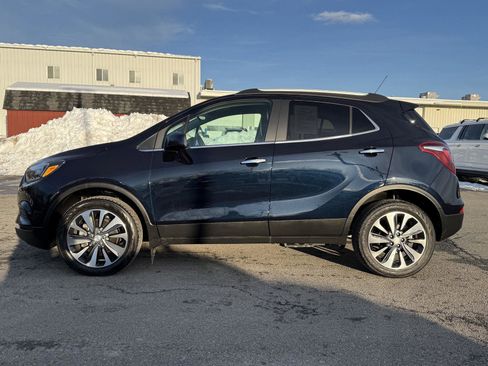 Certified 2022 Buick Encore Preferred w/ Safety Package image 7