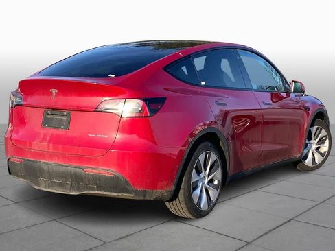 Used 2022 Tesla Model Y Long Range image 12
