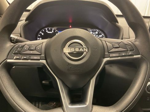 Used 2024 Nissan Altima 2.5 SV image 7