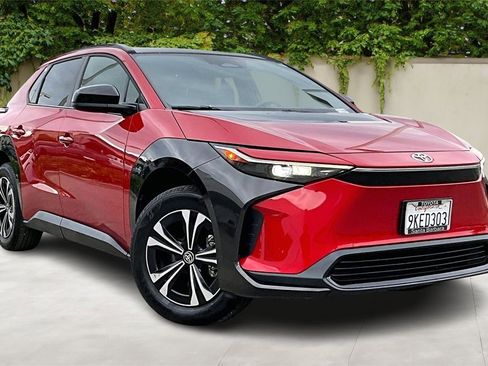 Certified 2023 Toyota bZ4X XLE image 1