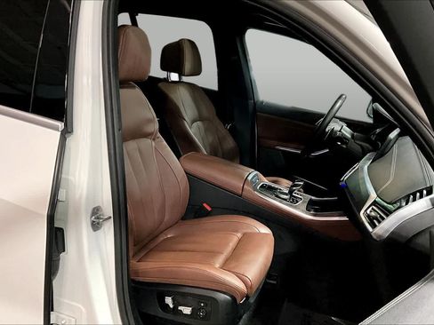 Used 2022 BMW X5 xDrive40i w/ Luxury Seating Package AWD/4WD image 8