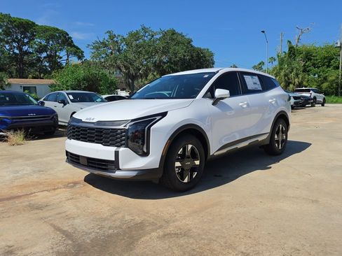 New 2026 Kia Sportage LX FWD image 4