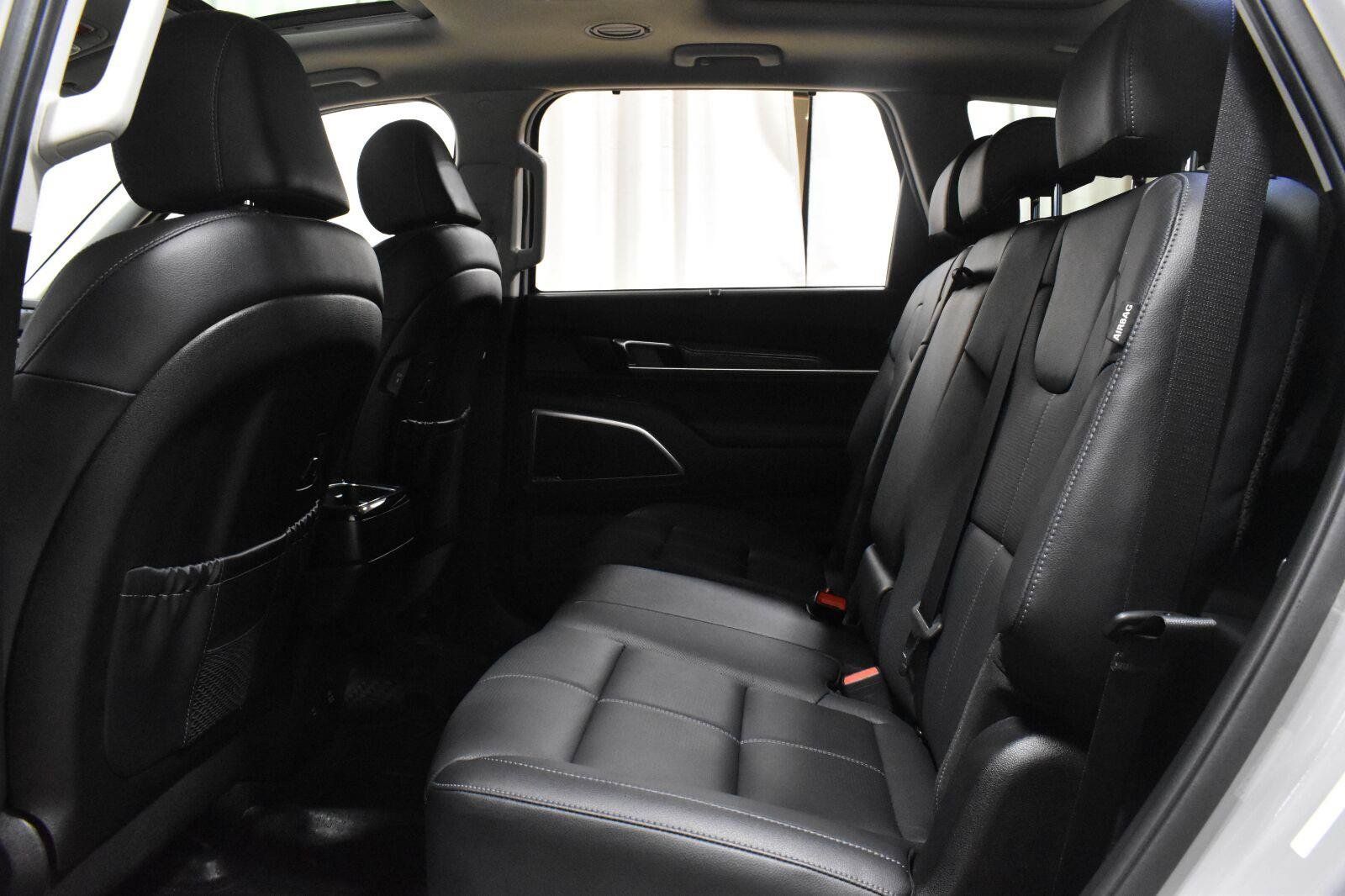 Used 2023 Kia Telluride SX Prestige AWD/4WD image 5