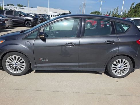 Used 2017 Ford C-MAX Energi SE w/ Equipment Group 401A FWD image 2