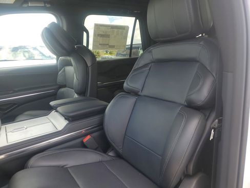 New 2025 Lincoln Navigator Reserve w/ Jet Appearance Package AWD/4WD image 21