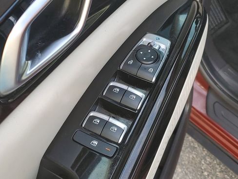 Used 2022 Kia Carnival SX Prestige image 9