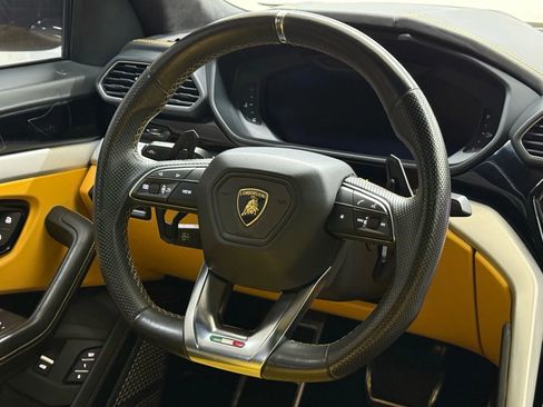 Used 2020 Lamborghini Urus image 20