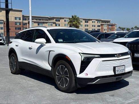 Used 2024 Chevrolet Blazer EV LT AWD/4WD image 3
