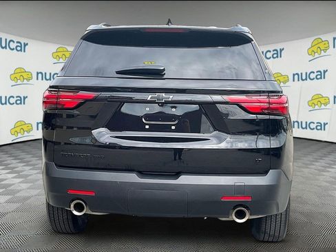 Used 2023 Chevrolet Traverse LT w/ Midnight/Sport Edition AWD/4WD image 5