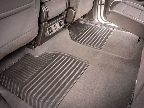 Used 2024 Chevrolet Silverado 2500 LT w/ Convenience Package image 28