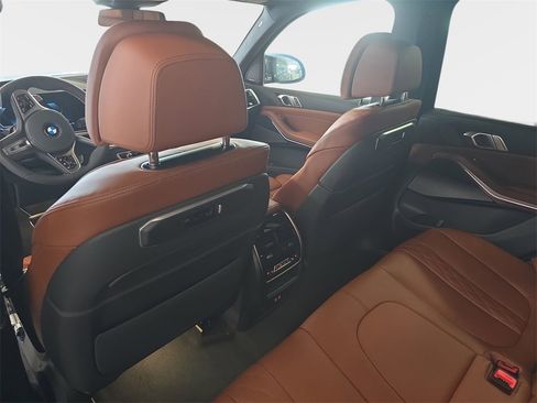 New 2026 BMW X5 M60i w/ Executive Package image 9