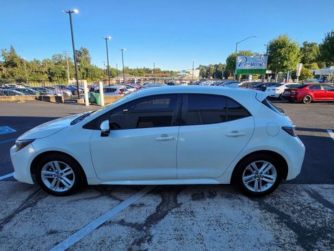 Used 2020 Toyota Corolla SE w/ Carpet Mat Package FWD image 2