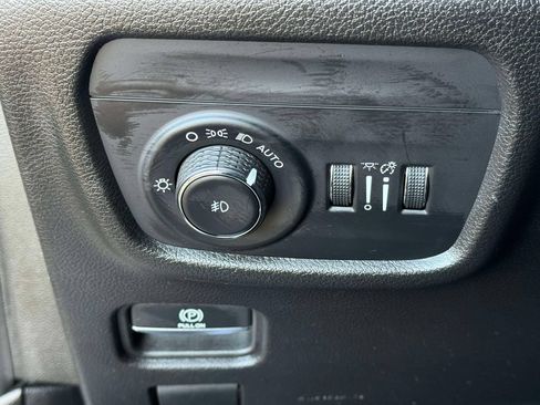 Used 2023 Jeep Grand Cherokee L Limited AWD/4WD image 28