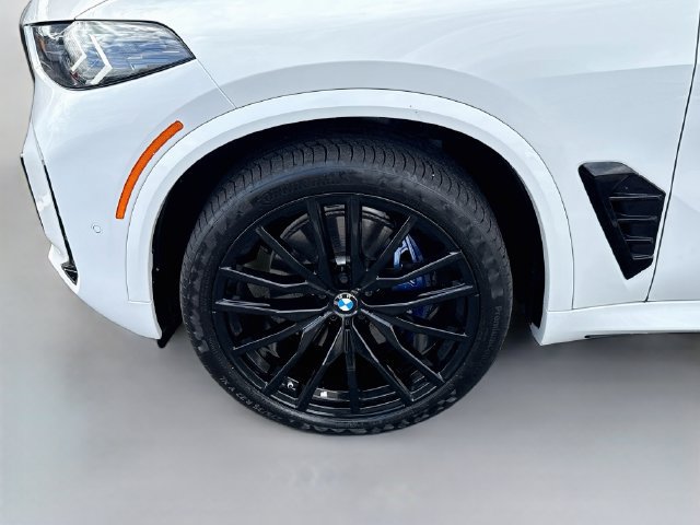 Used 2024 BMW X5 sDrive40i w/ M Sport Package RWD image 32