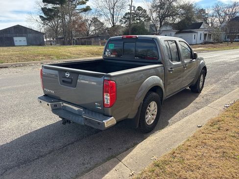 Used 2018 Nissan Frontier SV w/ Value Truck Package image 6