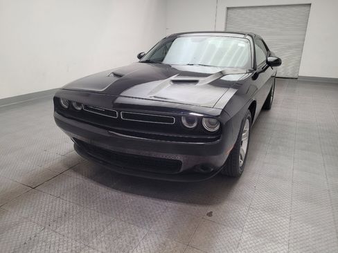 Used 2020 Dodge Challenger SXT RWD image 15