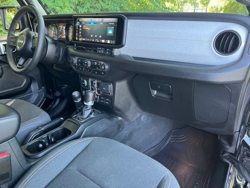 Used 2025 Jeep Wrangler Unlimited Sport AWD/4WD image 41
