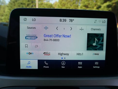 Used 2022 Ford Escape SEL w/ Technology Package FWD image 11