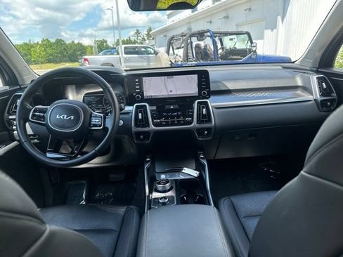 Used 2023 Kia Sorento EX AWD/4WD image 19