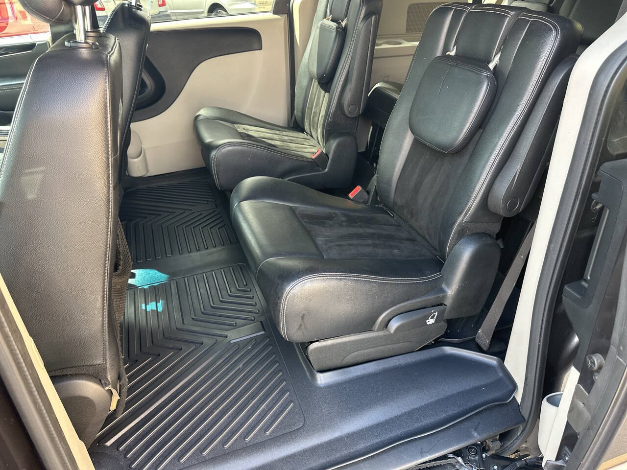 Used 2017 Dodge Grand Caravan SXT FWD image 7
