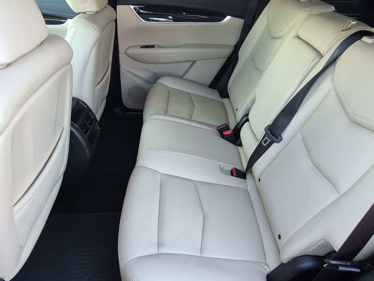Used 2018 Cadillac XT5 AWD image 19