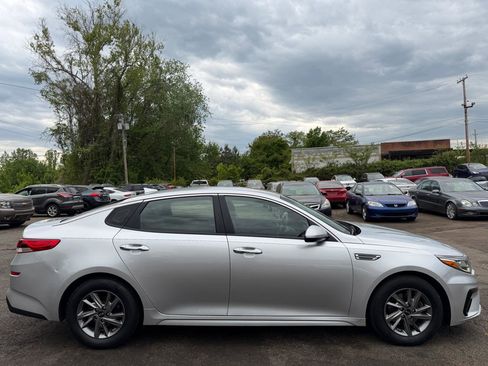 Used 2019 Kia Optima LX image 4