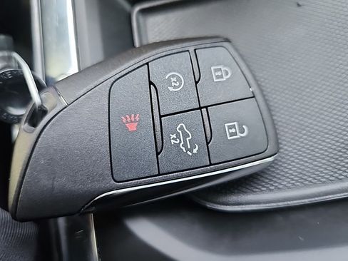 Used 2022 GMC Sierra 1500 Elevation w/ Elevation Premium Package image 25