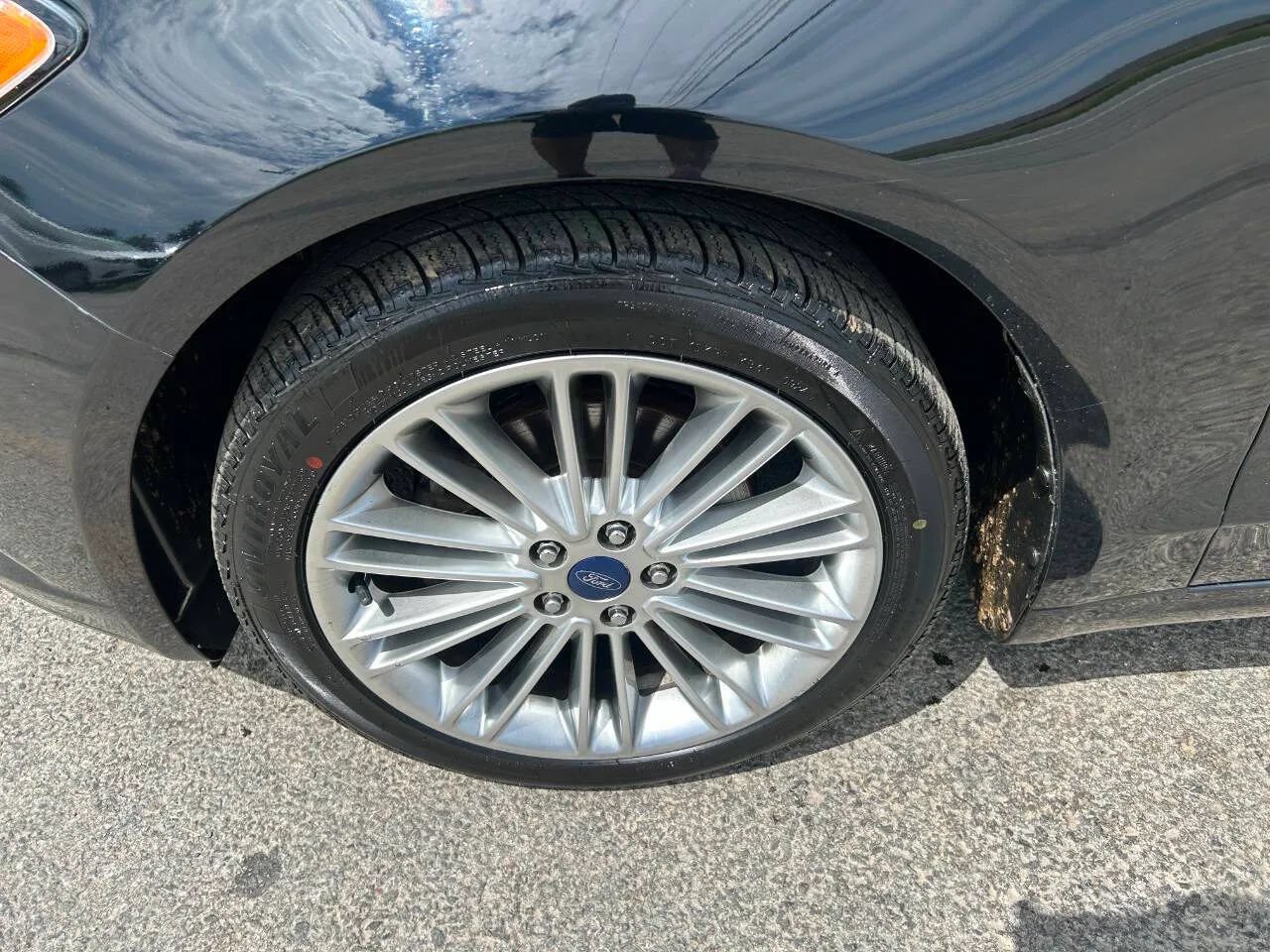 Used 2016 Ford Fusion SE w/ Equipment Group 202A AWD/4WD image 19