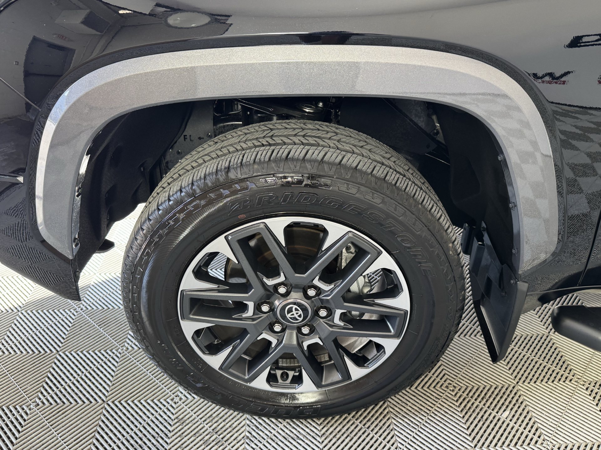 Certified 2026 Toyota Tundra Limited w/ Power Package AWD/4WD image 32
