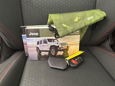 Used 2020 Jeep Wrangler Rubicon w/ Steel Bumper Group AWD/4WD image 21