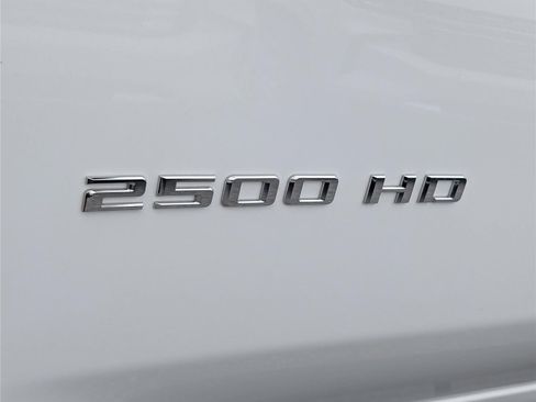 Used 2022 Chevrolet Silverado 2500 Custom w/ Custom Value Package AWD/4WD image 10