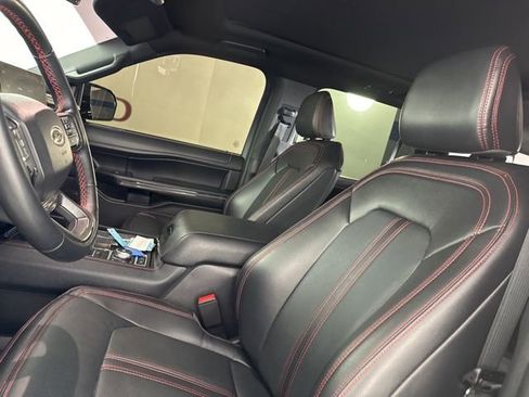 Used 2023 Ford Expedition Max Limited image 11