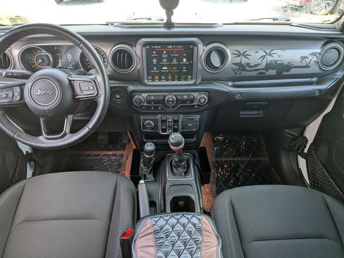Used 2021 Jeep Gladiator Sport AWD/4WD image 16