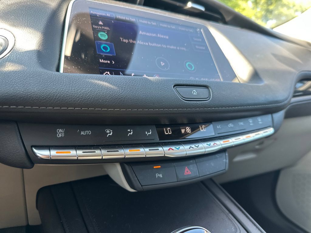 Used 2022 Cadillac XT4 Premium Luxury w/ Safety Alert Package AWD/4WD image 47