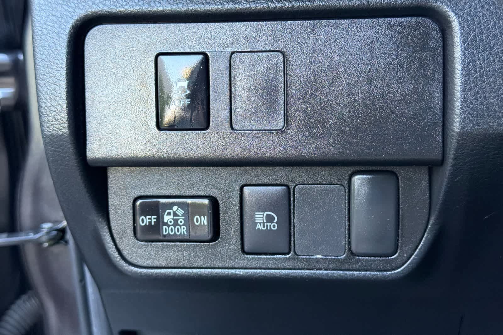 Used 2022 Toyota Tacoma SR AWD/4WD image 27