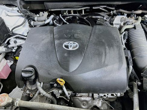 Used 2021 Toyota Highlander Platinum image 31