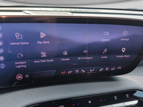 Used 2025 Buick Enclave Avenir w/ Super Cruise Package AWD/4WD image 19