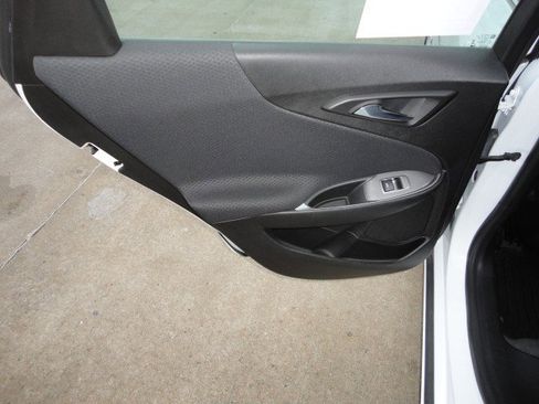 Used 2023 Chevrolet Malibu LT image 9