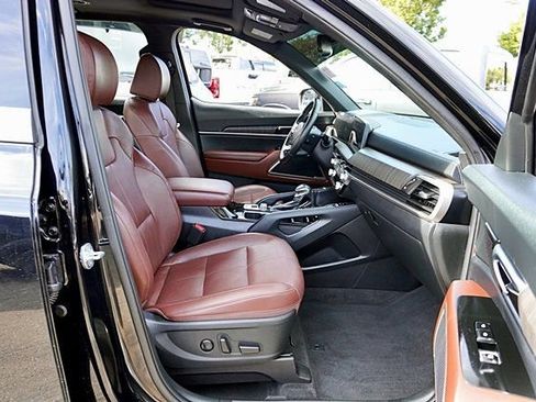 Used 2023 Kia Telluride EX w/ EX Captain's Chair Package image 11