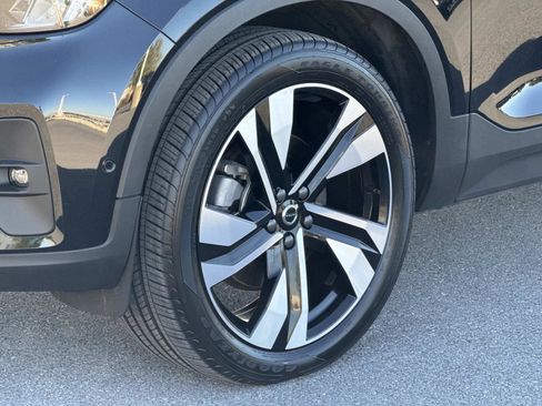 Used 2024 Volvo XC40 B5 Plus w/ Protection Package Premier image 29