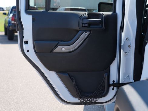 Used 2016 Jeep Wrangler Unlimited Sport w/ Quick Order Package 24S AWD/4WD image 17