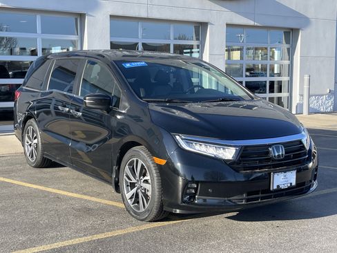 Certified 2023 Honda Odyssey Touring image 1