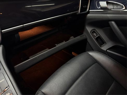Used 2014 Porsche Panamera 4 w/ Bose Audio Package image 26
