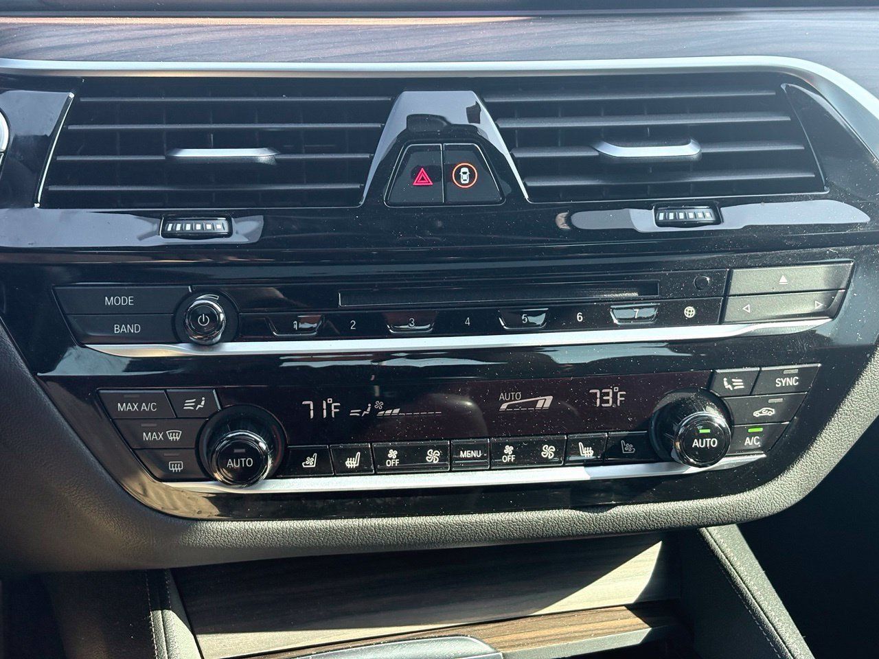 Used 2019 BMW 540i w/ M Sport Package RWD image 10