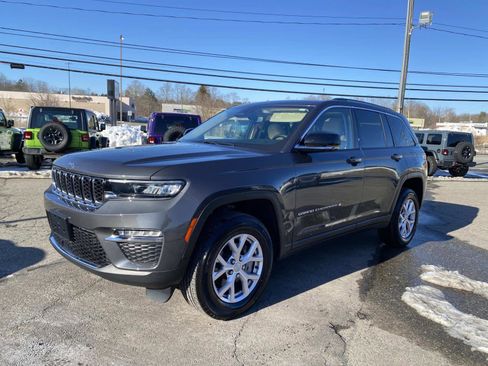 Used 2022 Jeep Grand Cherokee Limited image 10